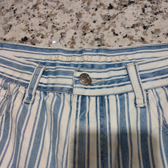 American Eagle Mom Shorts - Picture 2 of 7